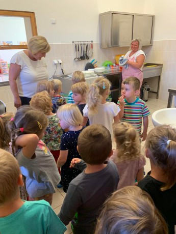 305311895_940531250197366_6953027701485405146_n