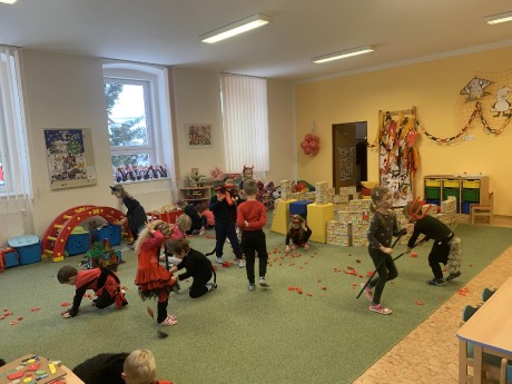 403406941_719570839776662_1256600140729052350_n