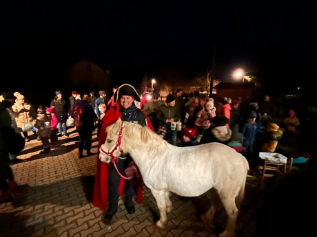 0b756249-0ee6-4610-be14-56a7ab8579f0