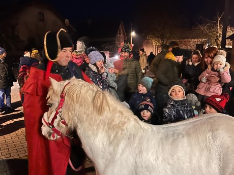 44d74f80-fa7d-4216-8012-3bbbbe962556