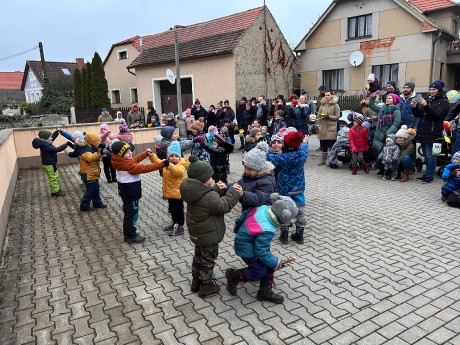 99f24a70-b96e-4c4f-8d5f-c52008c08384