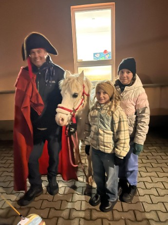 572d7b76-c80c-4482-8f0f-bc2901522470