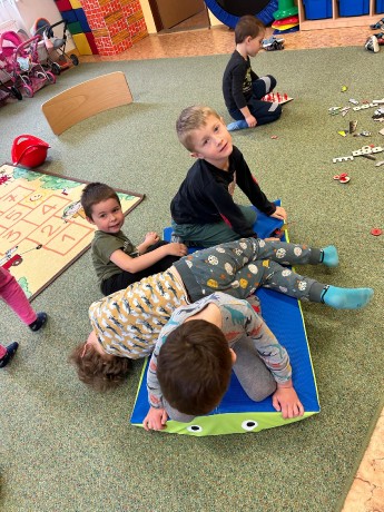 a1f8f155-3953-4c84-a837-27b644ba8c6a