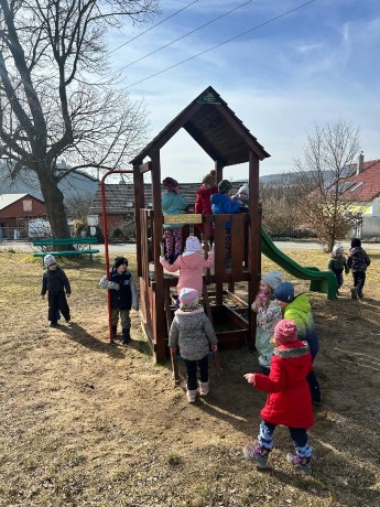 e1ea2ce0-6302-42d8-b19a-e2f8ff775304