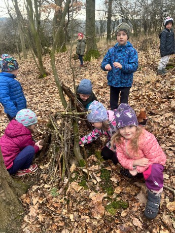 f017715e-46c3-4d38-b6a3-39940a99d4a2