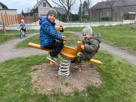 22b89851-fc6b-4aec-b38a-0c829a92791d