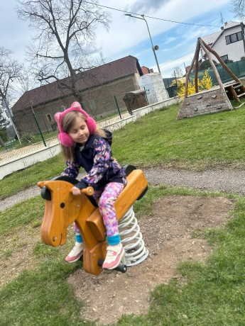 0d9d39a8-1635-4625-9c58-c931d9606b6f