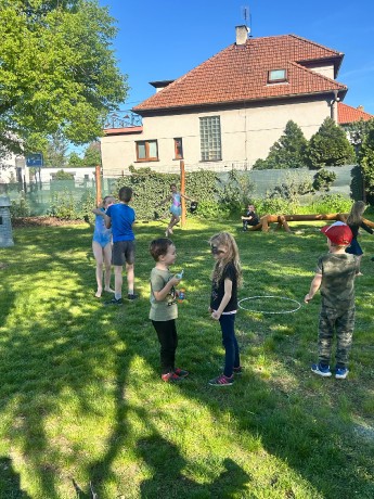 2b894393-287d-49e3-8fa3-1792fab8d41c