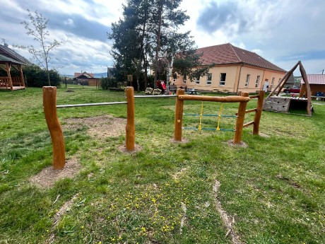 8a1ea96b-95ea-4faf-a081-4218280c7410