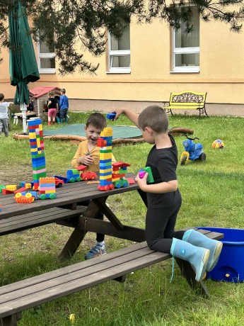 b0868488-9c06-4426-85ab-fd56a2018901