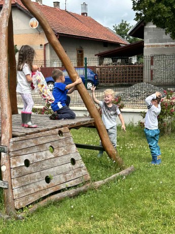 4844d952-5f88-47c8-b766-9e47a83d66c5