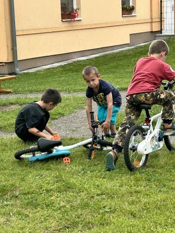 69e88321-eed3-47f4-8e60-ed58ebe0f0bd