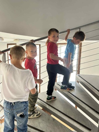 d5a346eb-9763-4f10-bbb2-6be04b6cc1a1