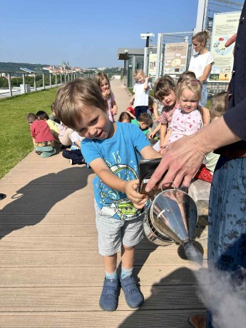 63c93554-9506-4305-b11c-e5df48c7c61e