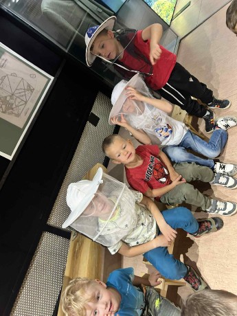 a7dc937e-c62f-474e-a5ad-c09c48cd1606