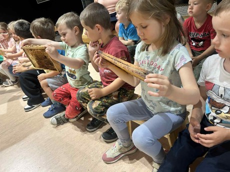 350fc8bd-d793-40f3-a568-6f30cae3c1a2