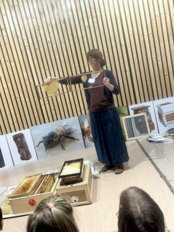 07f57fb3-fba4-481b-bb1c-5c463050a315