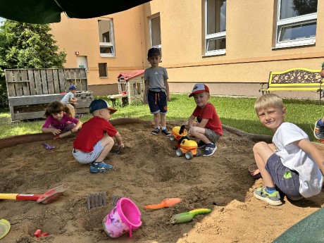 a49ae4ae-d2bc-44c9-8aac-c9d5fab17566