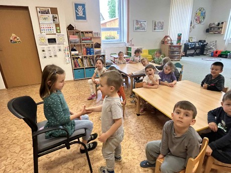 2f6ddcfe-bc75-4073-aa6c-42f9a5b42835