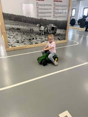 2d4e9894-bd22-4e01-b747-528f7f082397