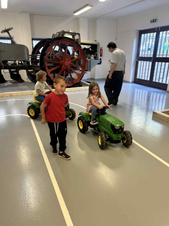 86978ed9-b78b-4954-a97f-b52ec1d22b92