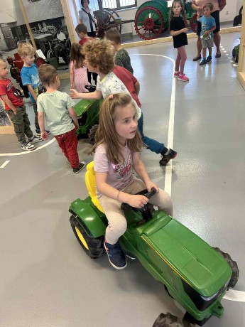 cc0e560a-3916-421d-8aa7-213032b86452