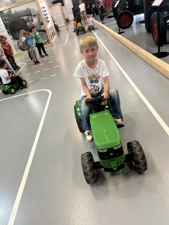 efaf5e38-a744-4c30-b96e-37c303a4c078