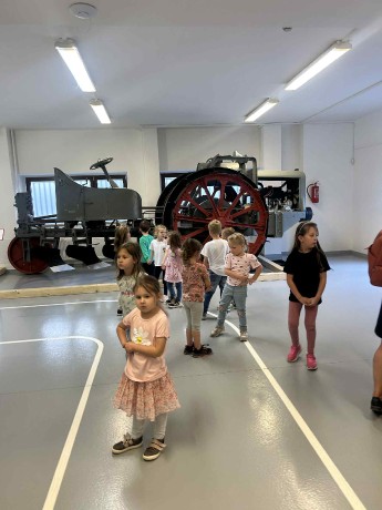 f03bc657-a472-44ee-ac7a-b84d34a362eb