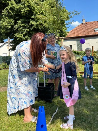 2c1f2ce0-75b1-4d39-9a3f-7fa5a22933c1