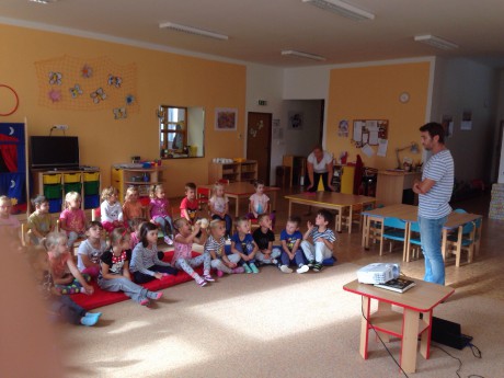 42193669_593306857768514_8351636045342703616_n