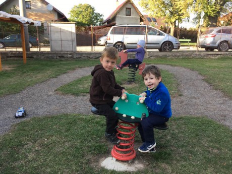 43880170_277853609516742_8929131704375836672_n