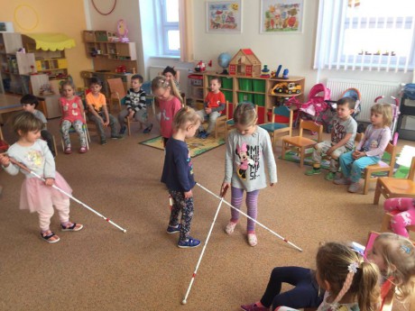 54367080_2305774779678788_653729829593546752_n