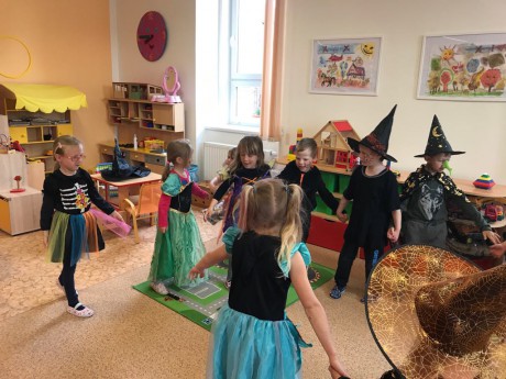 59008906_428060671092718_6757476568844468224_n